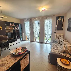 Glamour House, Comoda A Tutti I Servizi Parma